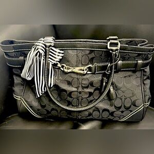 Authentic COACH Hampton Signature black tote